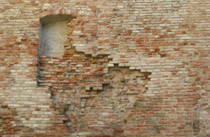 Francesca Tagliavini - Cambiamenti –  “Una scossa può rappresentare molte cose a livello figurato,  mentre quando  fisicamente accade determina più aspetti primo fra tutti  il cambiamento,  noi siamo cambiamento, metamorfosi, divenire”. 